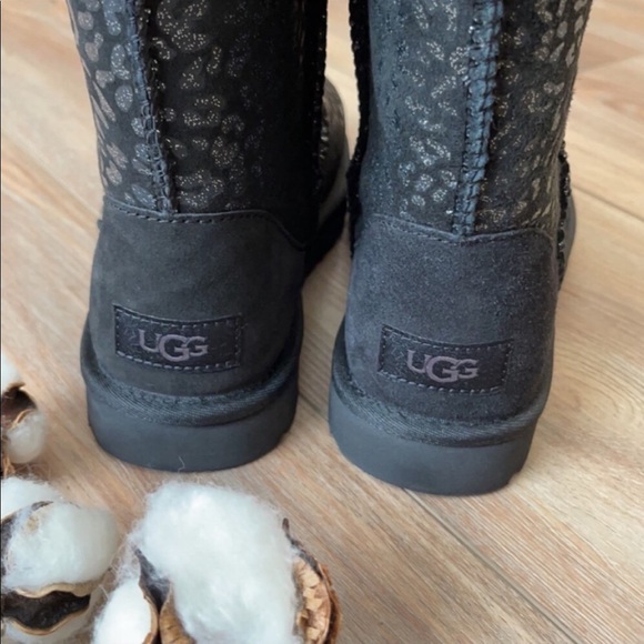 🌴🔆UGG- CLASSIC SHORT SNOW LEOPARD BOOTS🔆🌴 - Picture 5 of 13